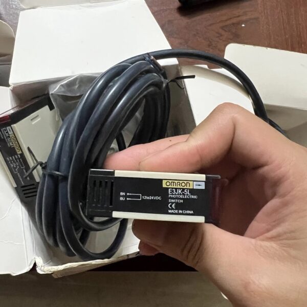 Cam-Bien-Quang-Omron-E3JK-5DM1-5L-2.jpg